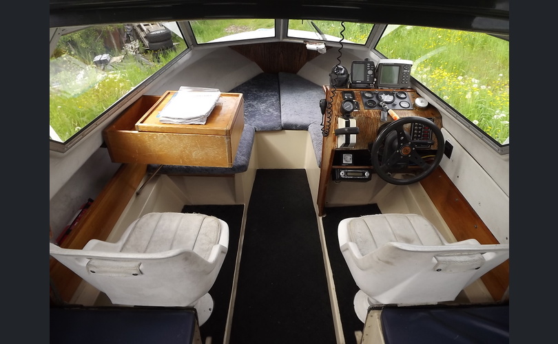 Delphin 565 cabin-kuva-5